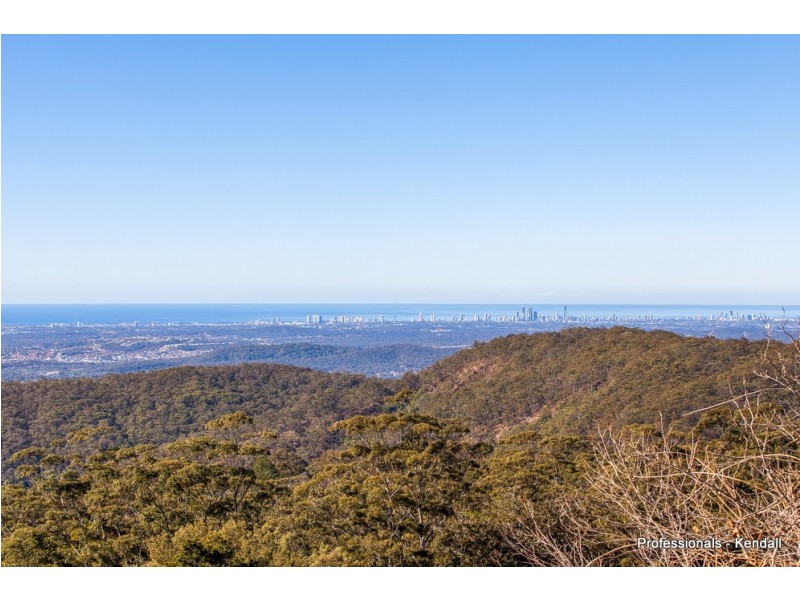 28 Paradise Drive, Eagle Heights QLD 4271