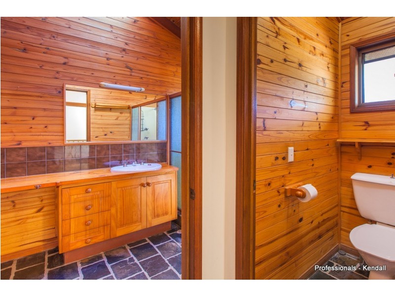 28 Paradise Drive, Eagle Heights QLD 4271