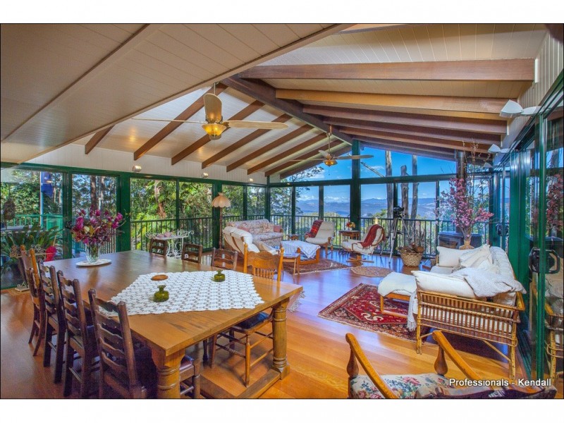 1 Munro Court, Tamborine Mountain QLD 4272