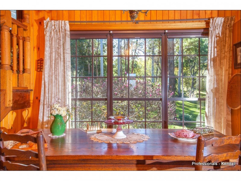 1 Munro Court, Tamborine Mountain QLD 4272