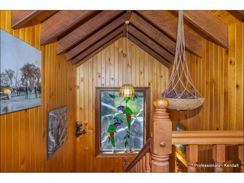 1 Munro Court, Tamborine Mountain QLD 4272