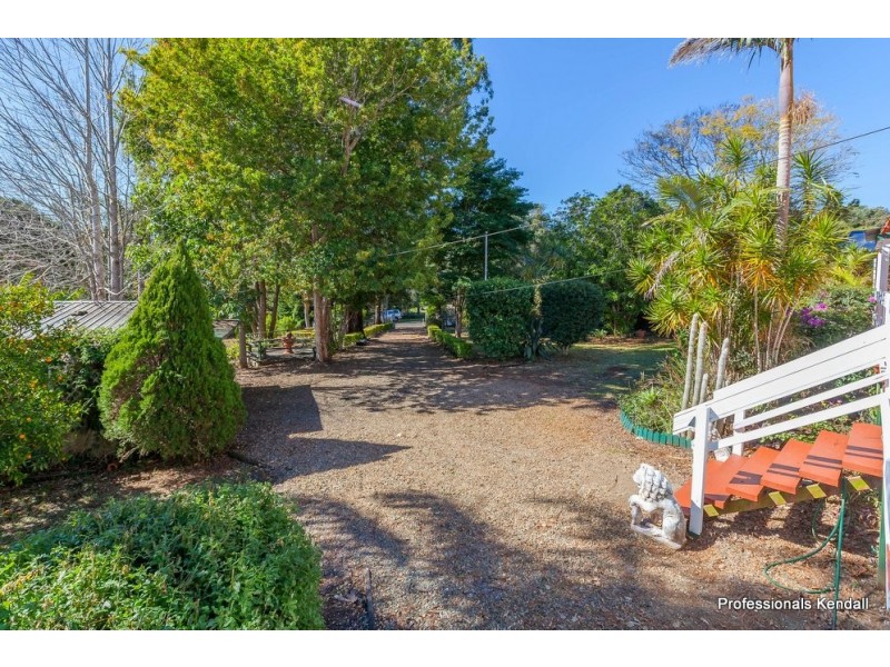 21 Chalmette Drive, Tamborine Mountain QLD 4272