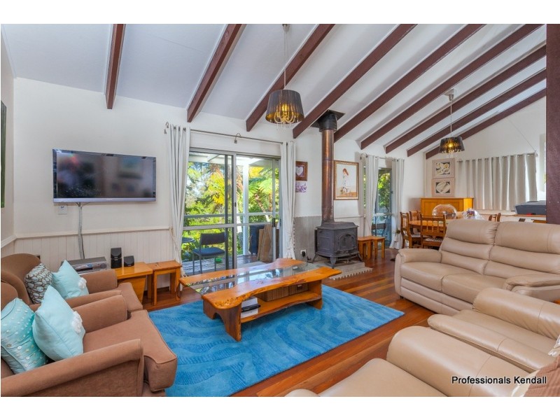 11 B LONG RD, Tamborine Mountain QLD 4272