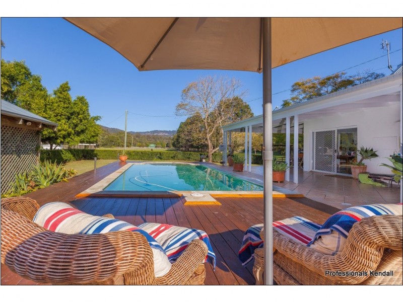 36 Tarata Rd, Guanaba QLD 4210