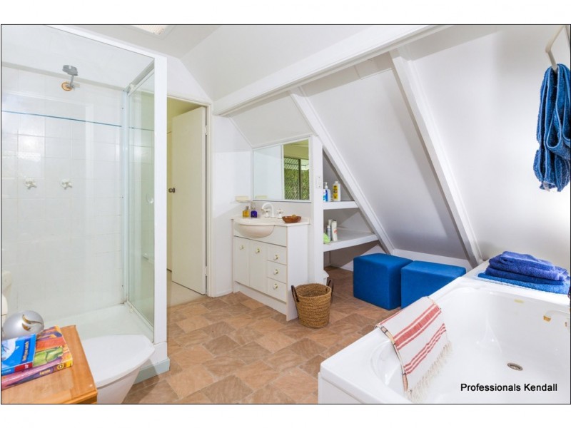 36 Tarata Rd, Guanaba QLD 4210