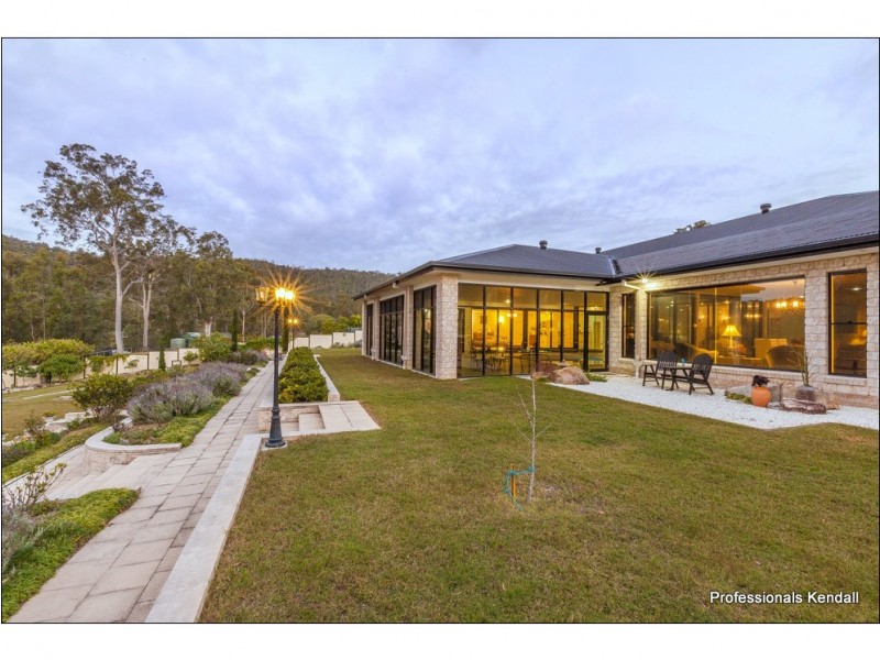 6 Cargellico Street, Maudsland QLD 4210