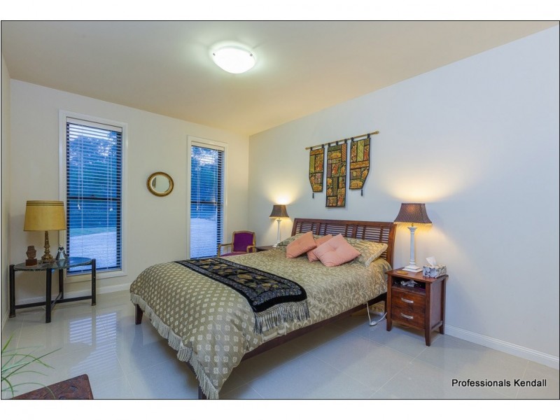 6 Cargellico Street, Maudsland QLD 4210