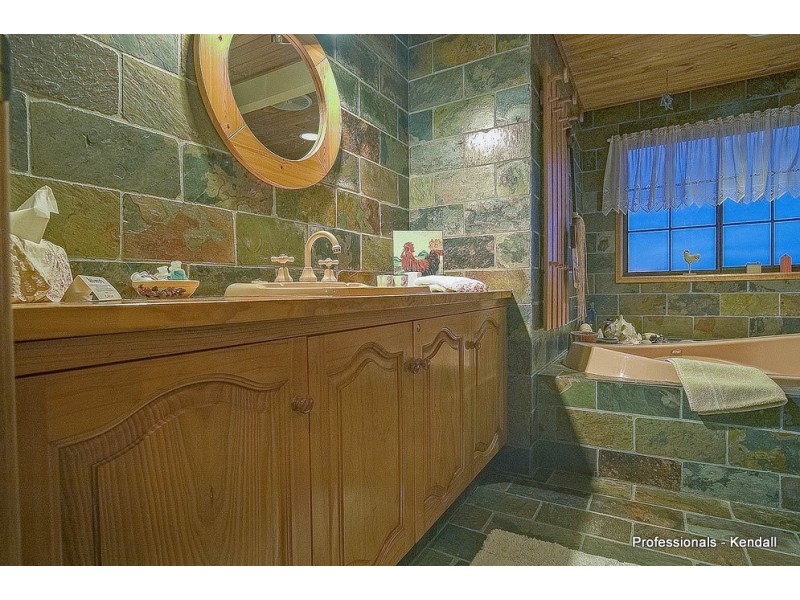 246 MacDonnell Road, Tamborine Mountain QLD 4272