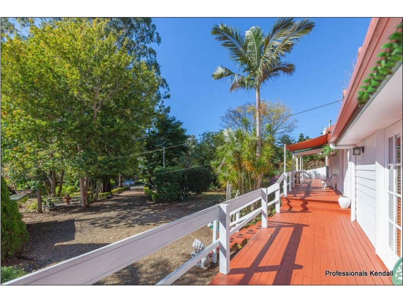 21 Chalmette Drive, Tamborine Mountain QLD 4272