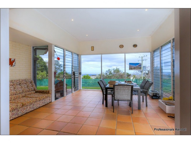 8 Jenyns Road, Tamborine Mountain QLD 4272