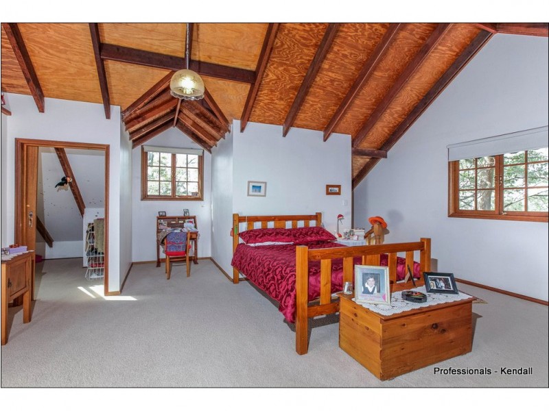 123 Contour Road, Eagle Heights QLD 4271