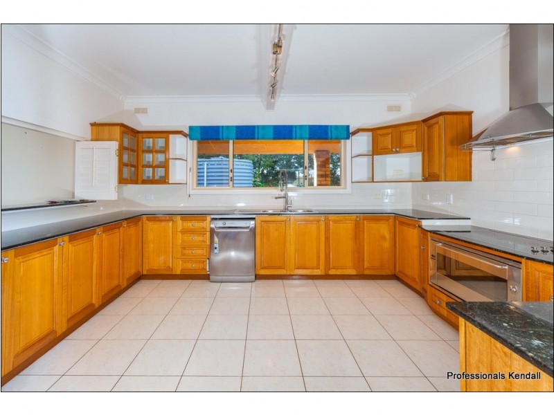 35 Bateke Road, Tamborine Mountain QLD 4272