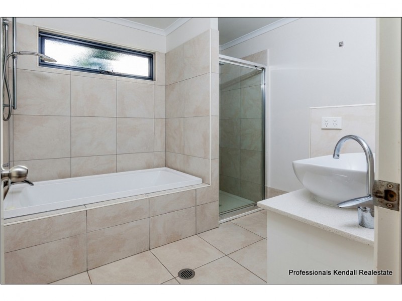 10 Madura Ct, Tamborine Mountain QLD 4272