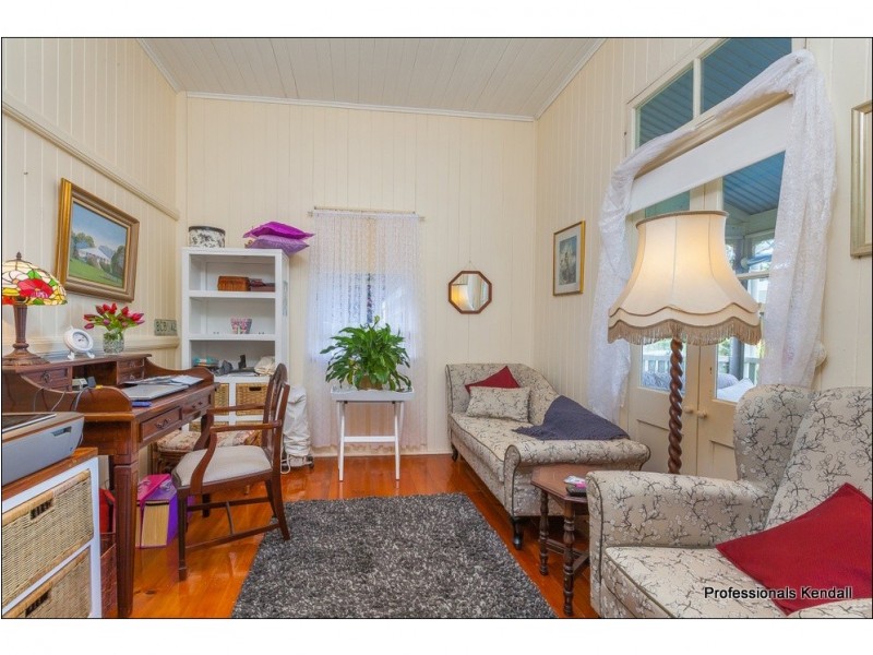 122 Contour Road, Tamborine Mountain QLD 4272