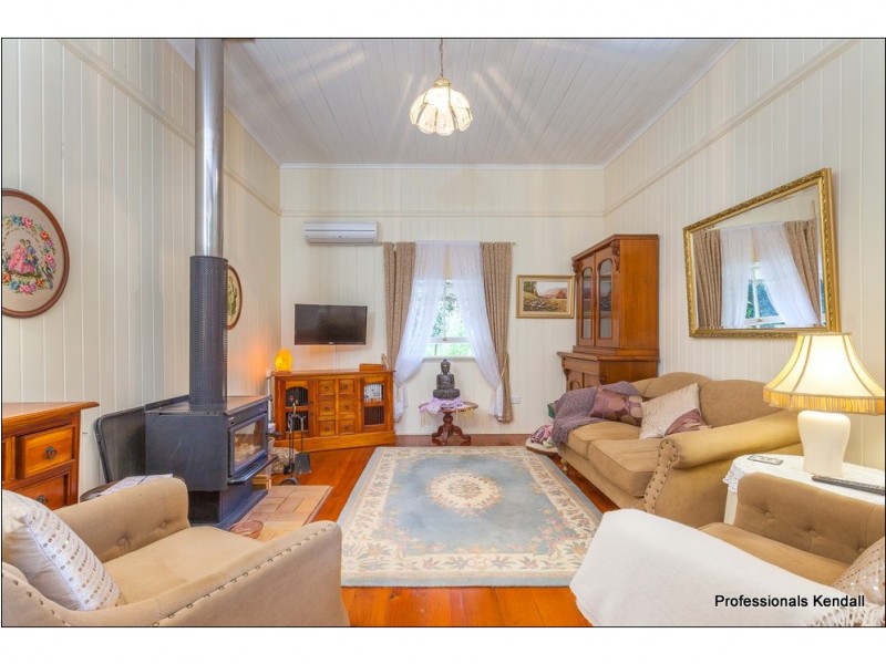 122 Contour Road, Tamborine Mountain QLD 4272