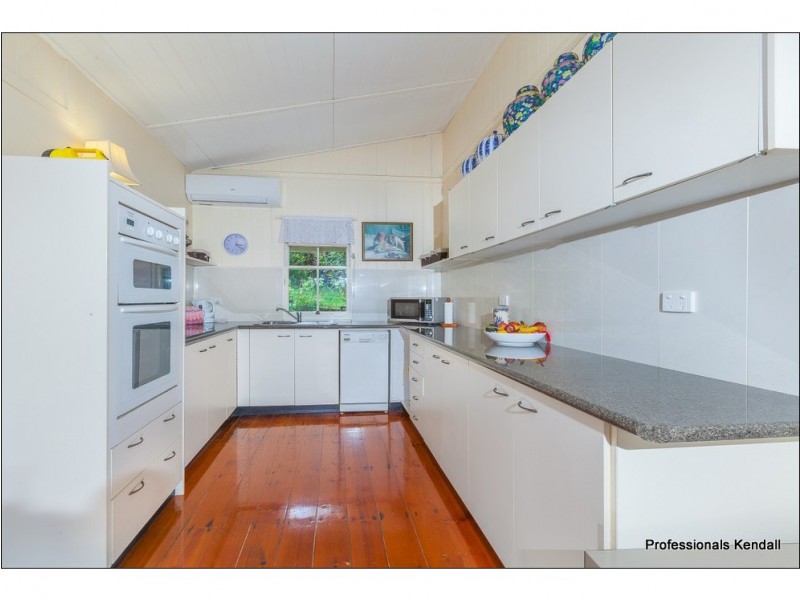 122 Contour Road, Tamborine Mountain QLD 4272