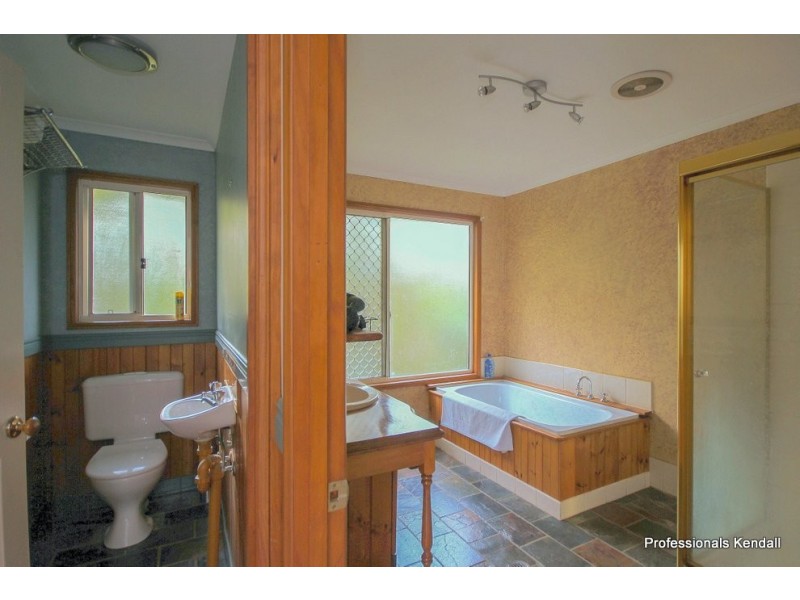 61 Coomera Gorge Drive, Tamborine Mountain QLD 4272