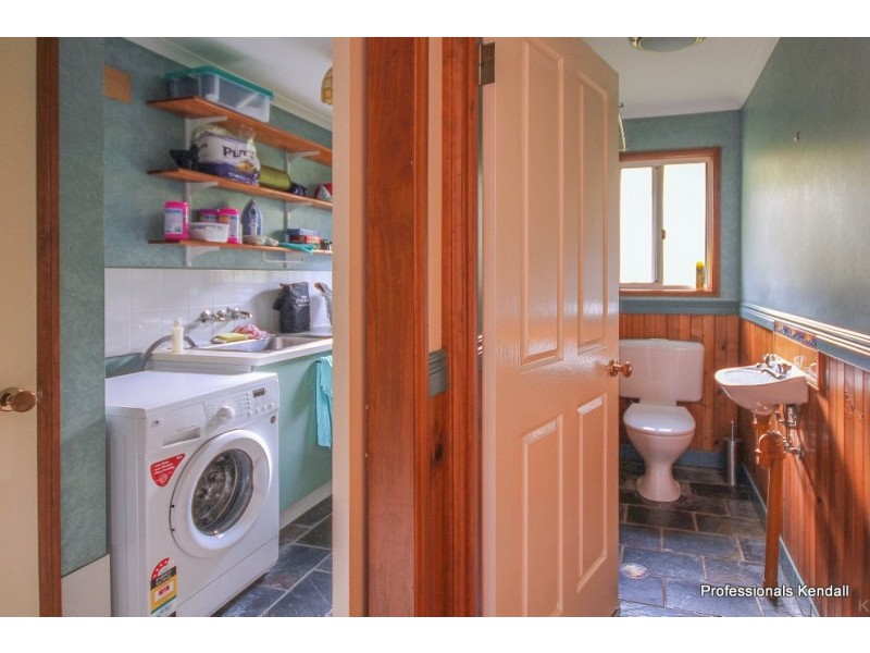 61 Coomera Gorge Drive, Tamborine Mountain QLD 4272