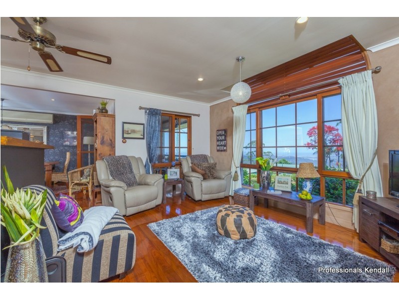 13 Paradise Drive, Tamborine Mountain QLD 4272