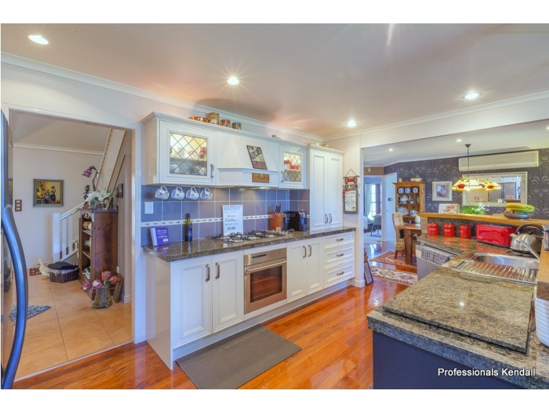 13 Paradise Drive, Tamborine Mountain QLD 4272