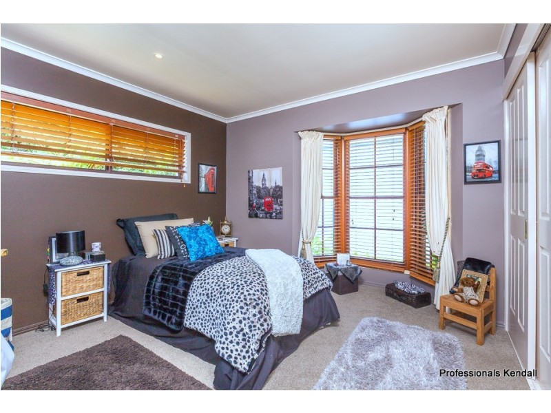 13 Paradise Drive, Tamborine Mountain QLD 4272