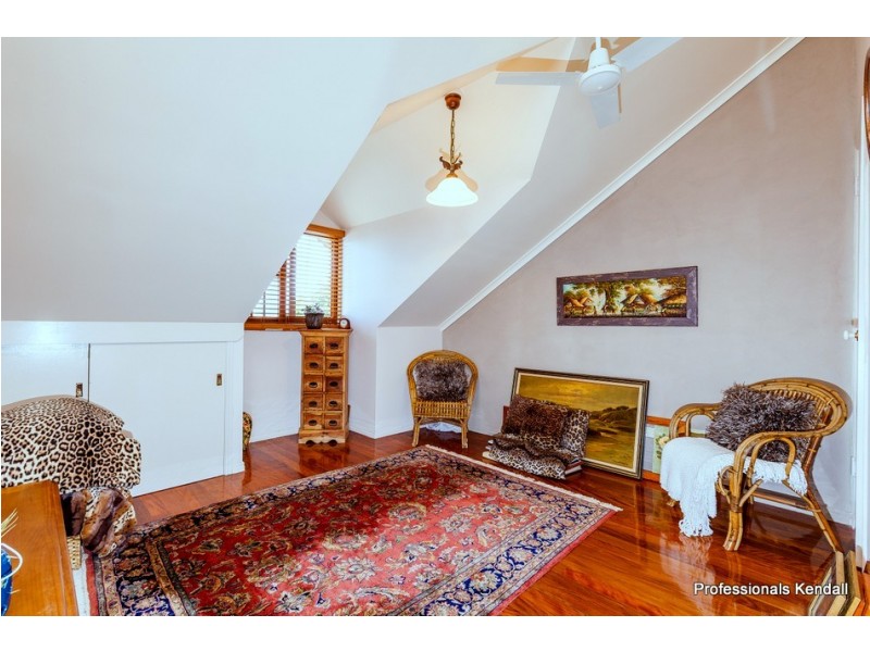 13 Paradise Drive, Tamborine Mountain QLD 4272