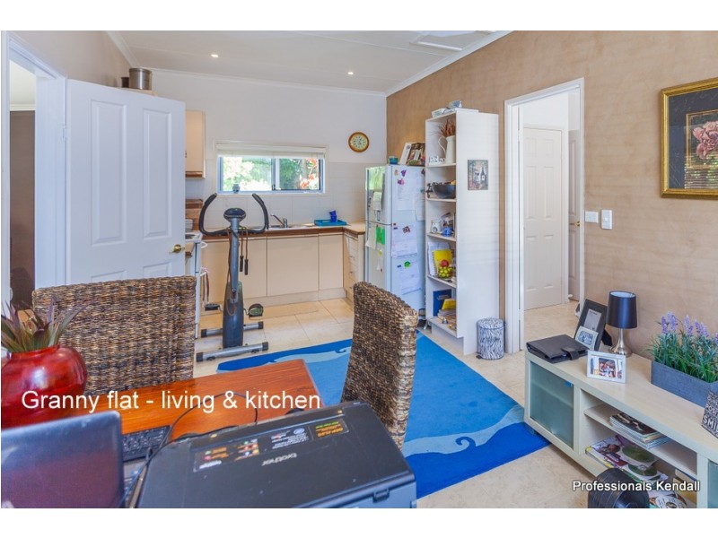 13 Paradise Drive, Tamborine Mountain QLD 4272