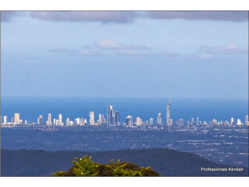 8 Jenyns Road, Tamborine Mountain QLD 4272