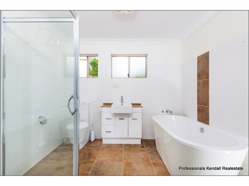 16 Foraker Drive, Tamborine Mountain QLD 4272