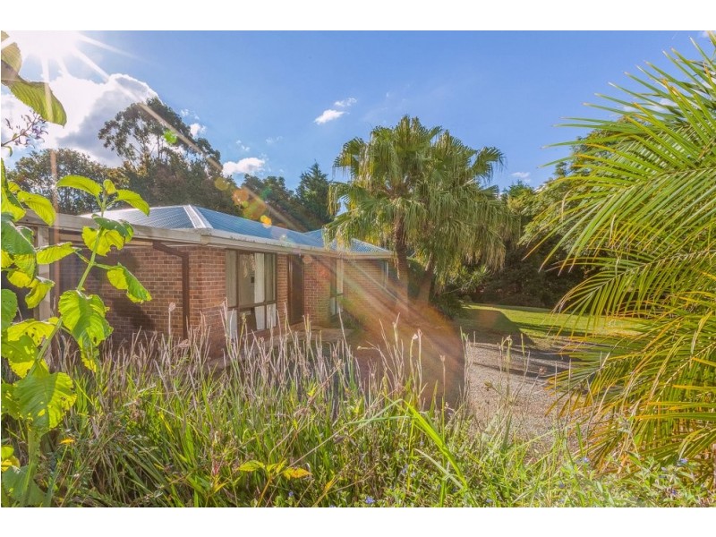 16 Sequoia Drive, Tamborine Mountain QLD 4272