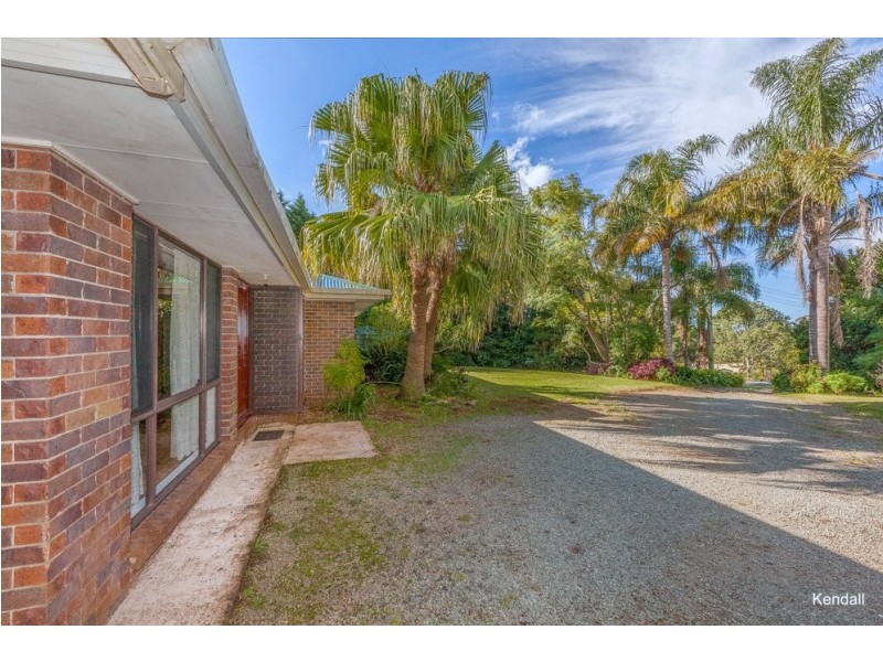 16 Sequoia Drive, Tamborine Mountain QLD 4272