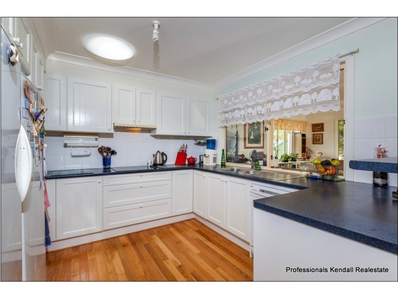 2 Orchis Drive, Tamborine Mountain QLD 4272