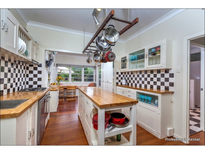 28 Central Avenue, Tamborine Mountain QLD 4272