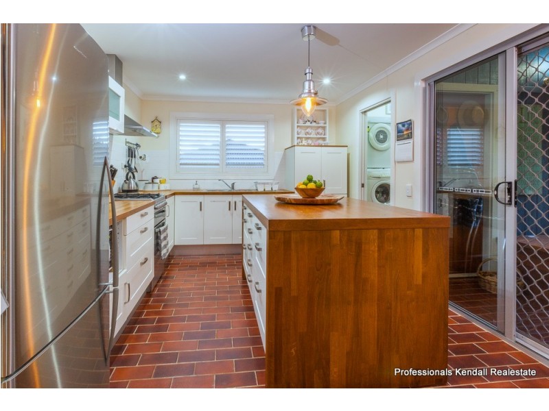 21 Beacon Road, Tamborine Mountain QLD 4272