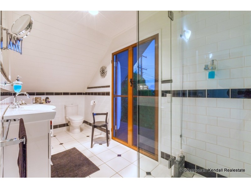 21 Beacon Road, Tamborine Mountain QLD 4272