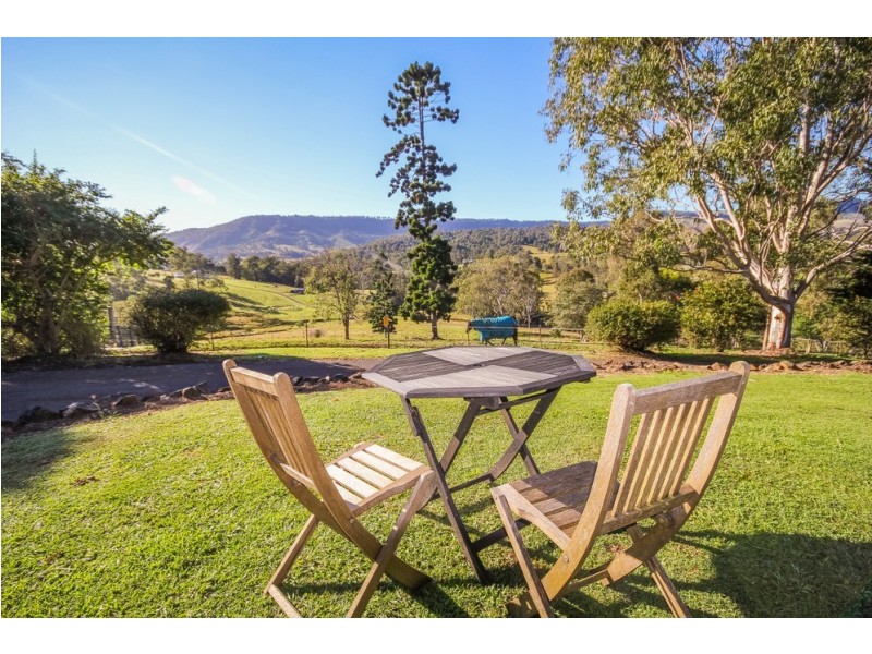 109 Rowe Rd, Canungra QLD 4275