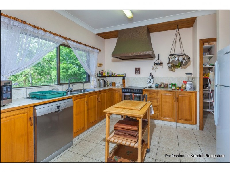 2 Shay Place, Canungra QLD 4275