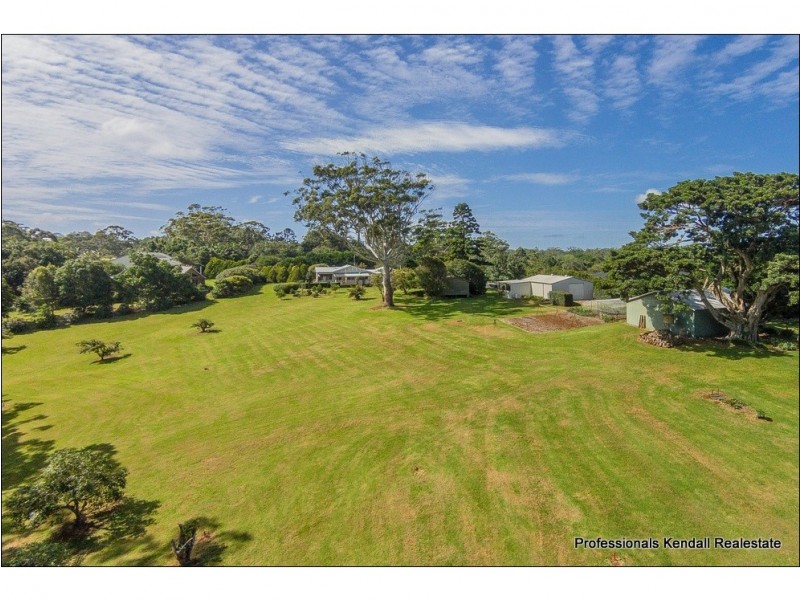 102 Beacon Road, Tamborine Mountain QLD 4272