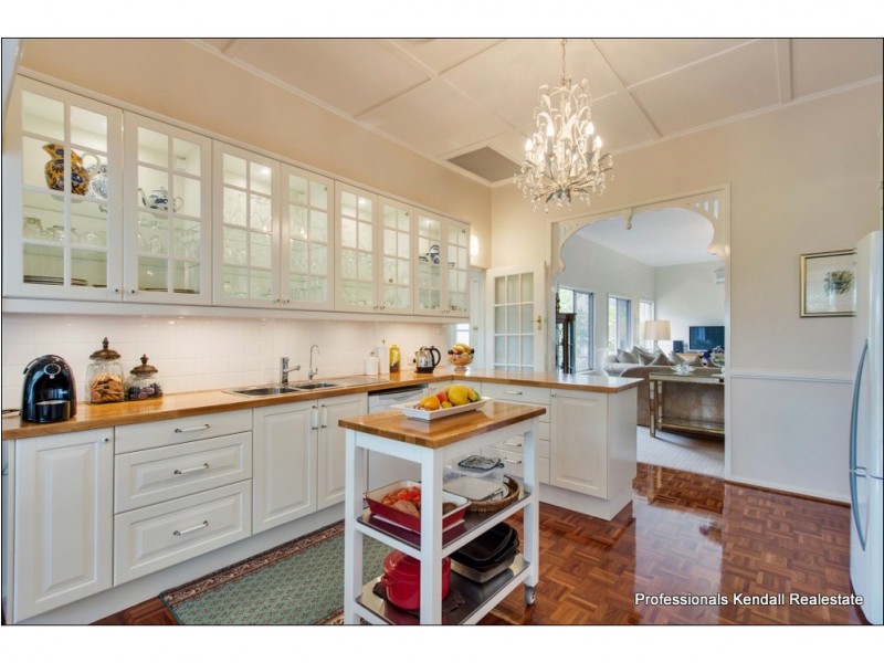 102 Beacon Road, Tamborine Mountain QLD 4272