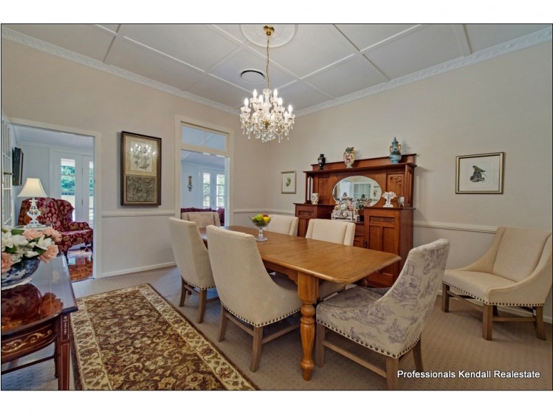 102 Beacon Road, Tamborine Mountain QLD 4272