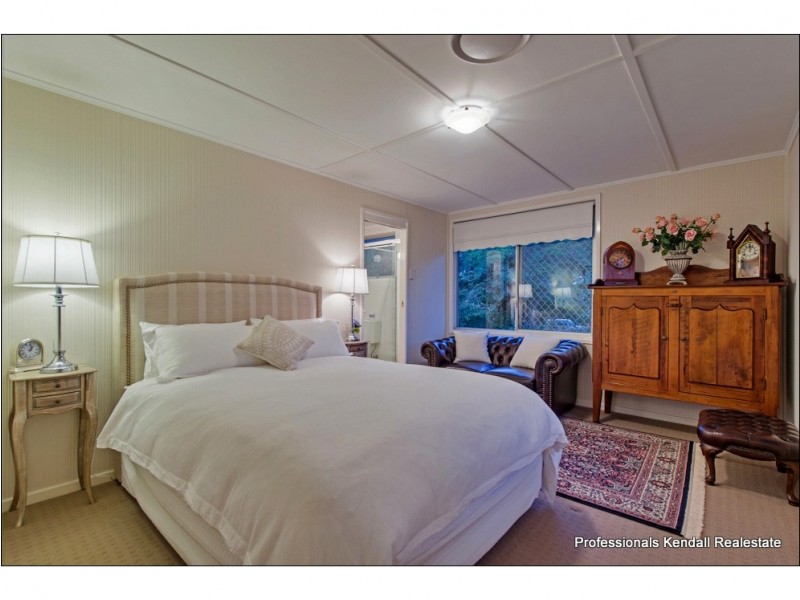 102 Beacon Road, Tamborine Mountain QLD 4272