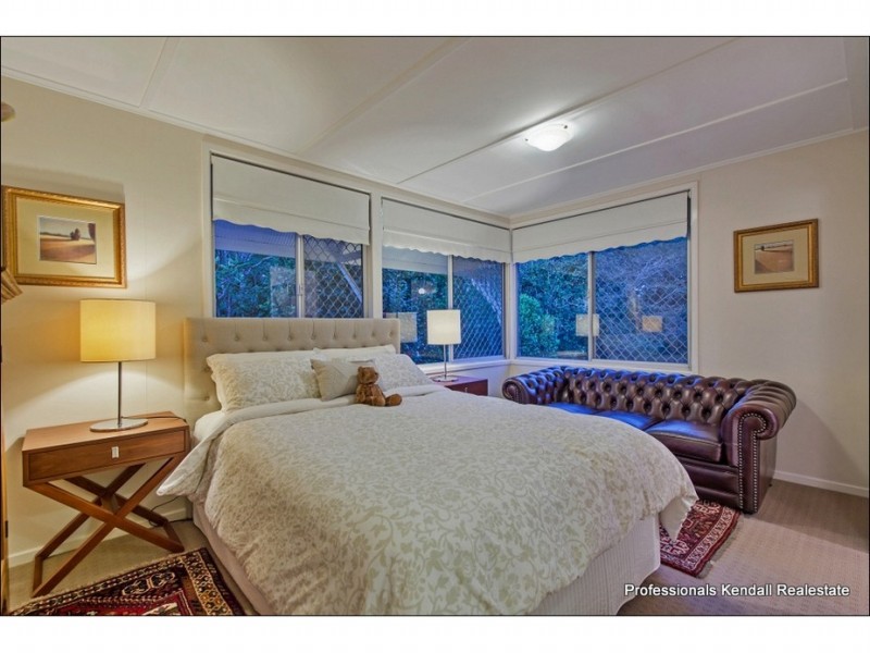 102 Beacon Road, Tamborine Mountain QLD 4272