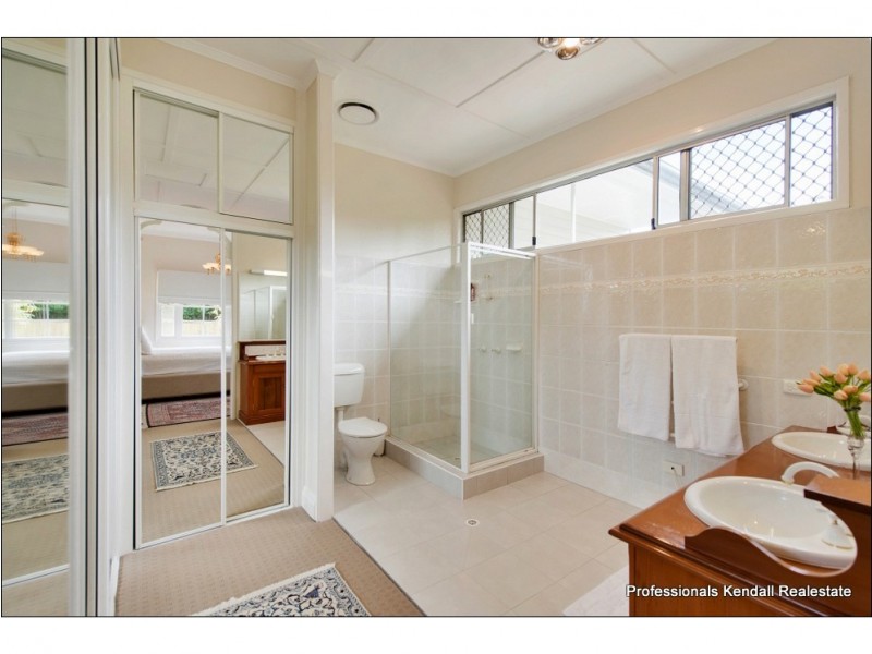 102 Beacon Road, Tamborine Mountain QLD 4272