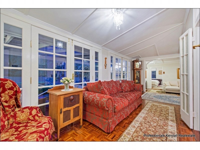 102 Beacon Road, Tamborine Mountain QLD 4272