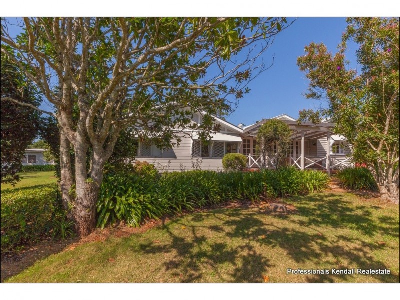 102 Beacon Road, Tamborine Mountain QLD 4272