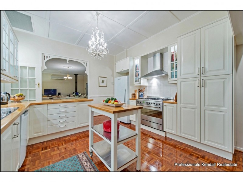 102 Beacon Road, Tamborine Mountain QLD 4272