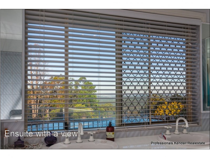 5 Celebes Court, Tamborine Mountain QLD 4272