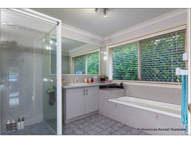 5 Celebes Court, Tamborine Mountain QLD 4272