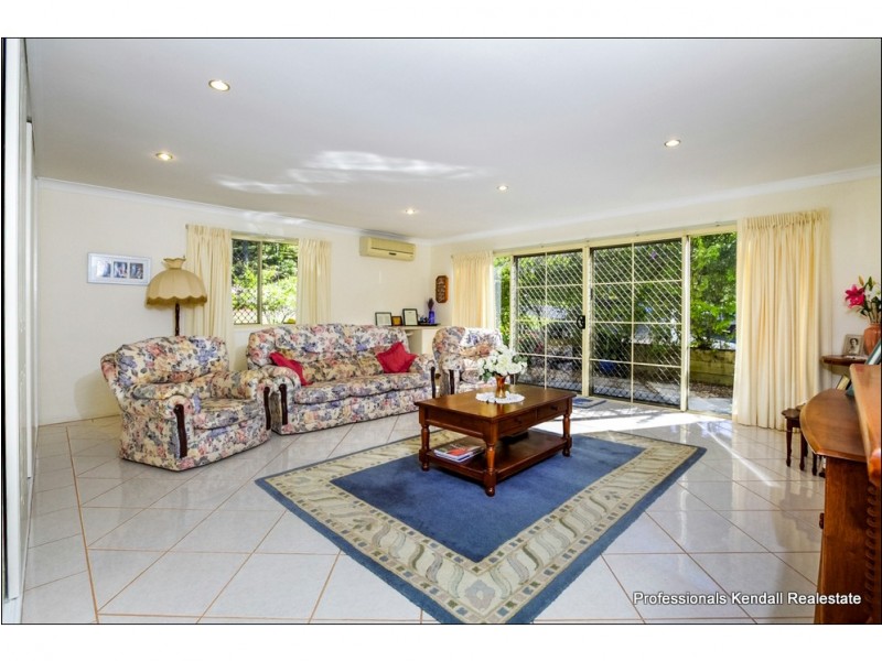 12 Sumatra Court, Tamborine Mountain QLD 4272