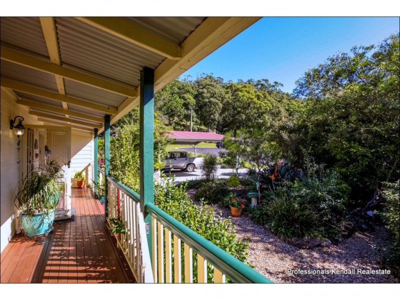 12 Sumatra Court, Tamborine Mountain QLD 4272